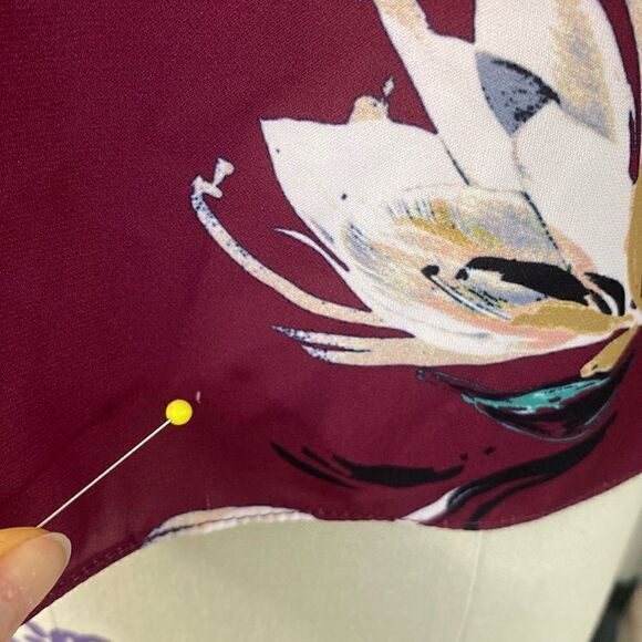 Amanda Uprichard Top🌸 - Picture 4 of 5